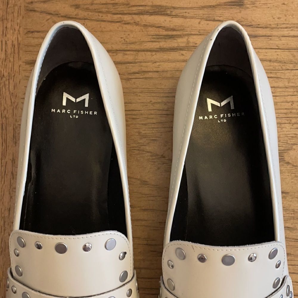 MARC FISHER WHITE STUDDED FLATS.  NEW - Picture 7 of 10